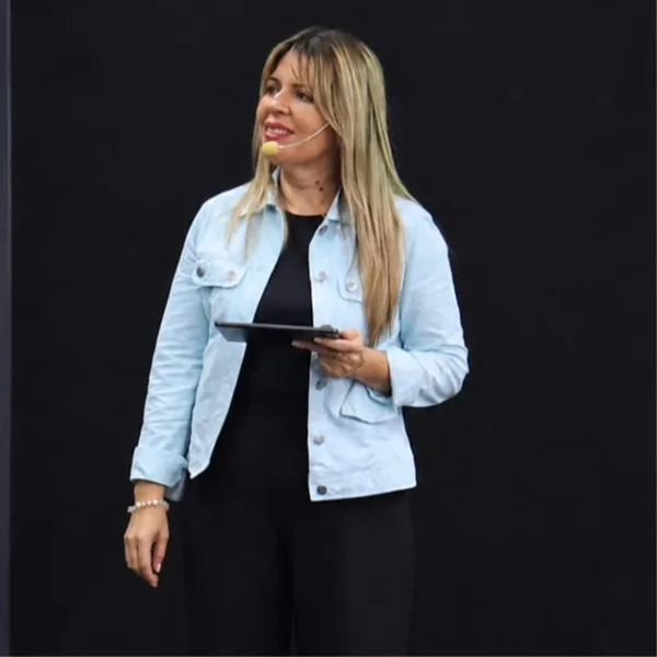 Alejandra Caballero